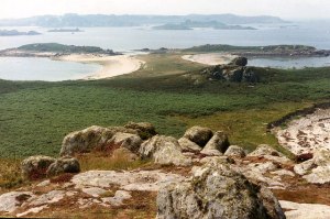 Tean,_Isles_of_Scilly._View_from_the_Great_Hill_-_geograph.org.uk_-_260948